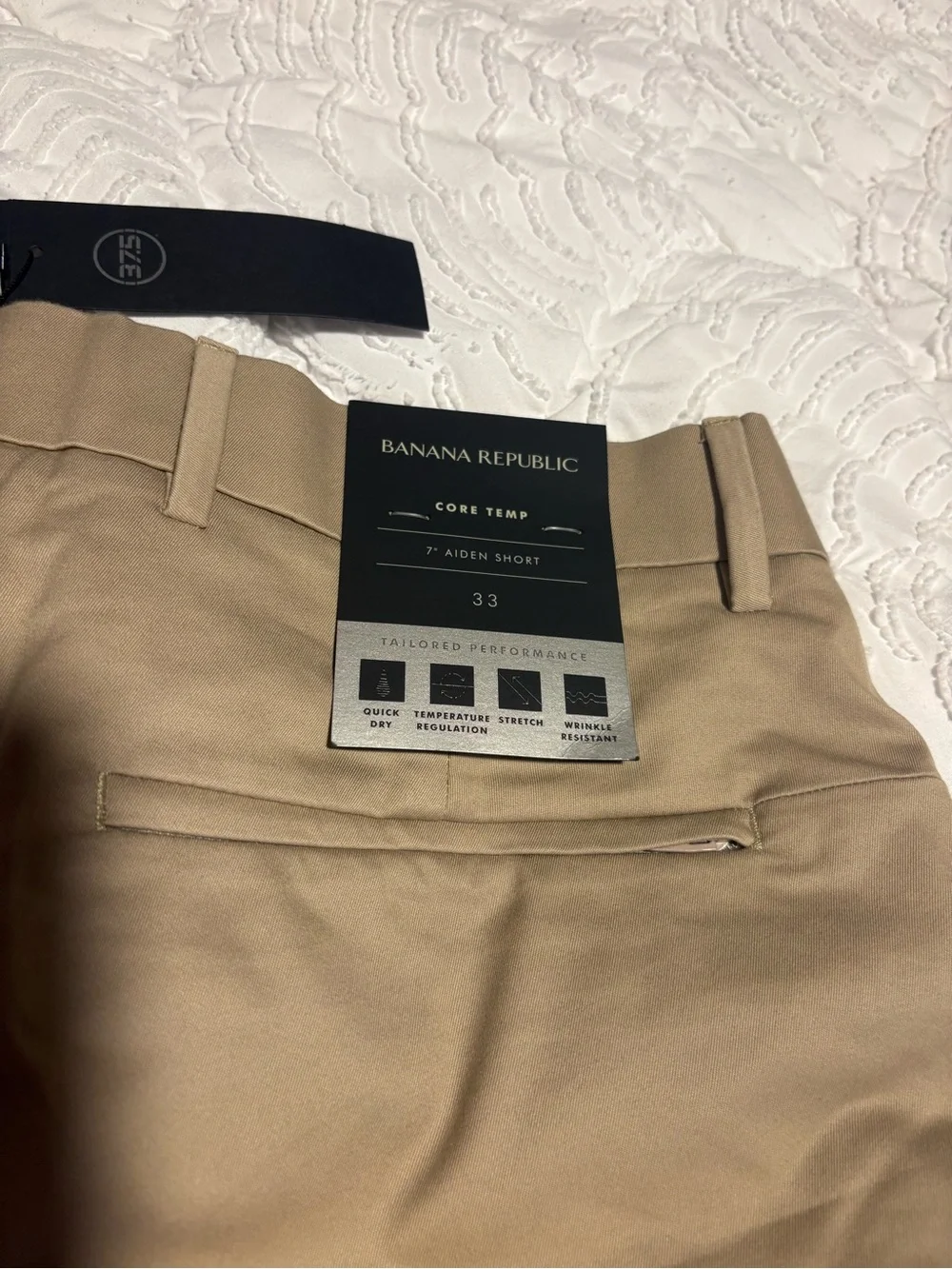 Banana Republic Aiden Core Temp Performance Shorts men's NWT Size 33 7 inches